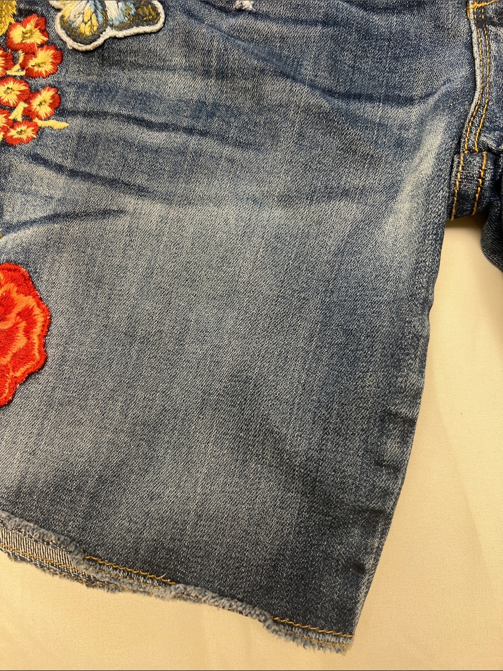 DRIFTWOOD Blue Denim Embroidered Floral Bermuda Shorts sz 27 - Picture 5 of 11